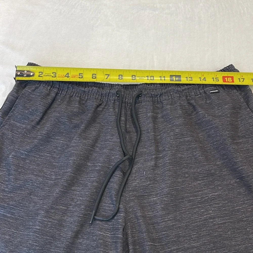 HURLEY SIZE XL , SEE MEASUREMENTS, Men's Black/Gray Shorts